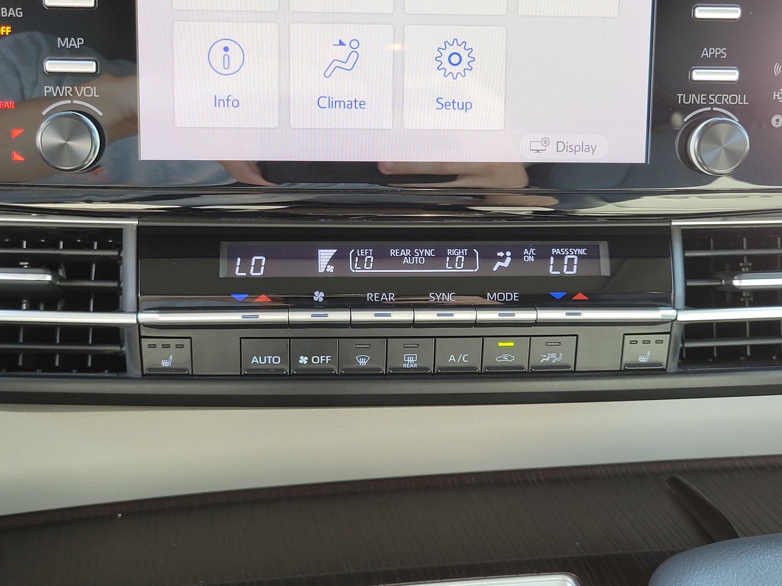Used 2022 Silver Toyota XLE image 22