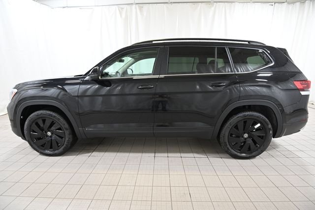 New 2026 Black Volkswagen 2.0T SE w/Technology image 10