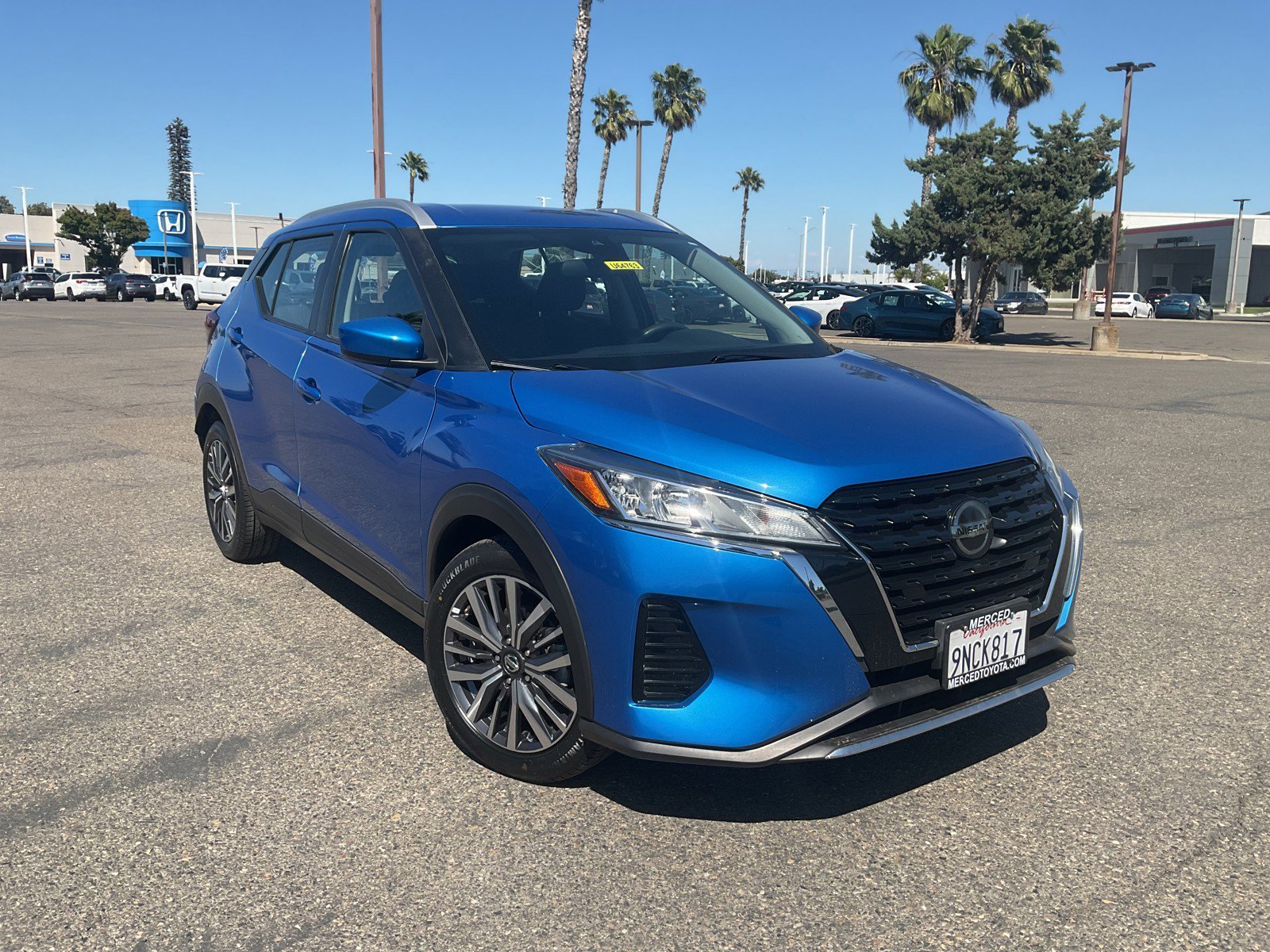 Used 2021 Electric Blue Metallic Nissan SV image 11