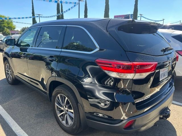 Used 2019 Black Toyota XLE image 8