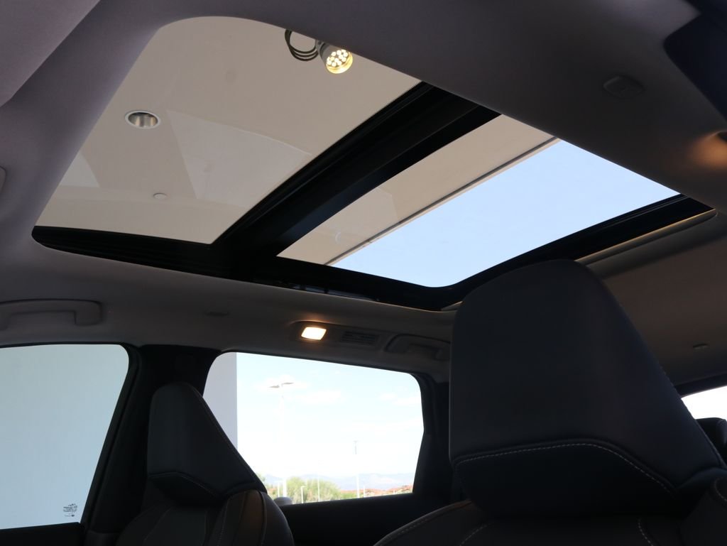 New 2027 HARBOR GRAY INFINITI Luxe AWD image 25