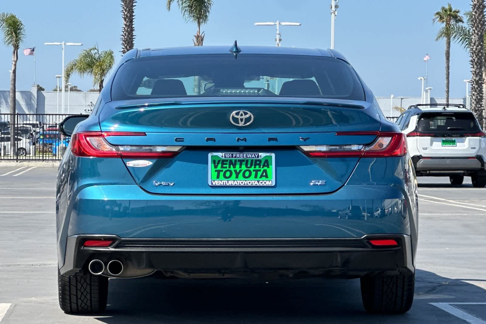Used 2025 Ocean Gem Toyota SE image 5