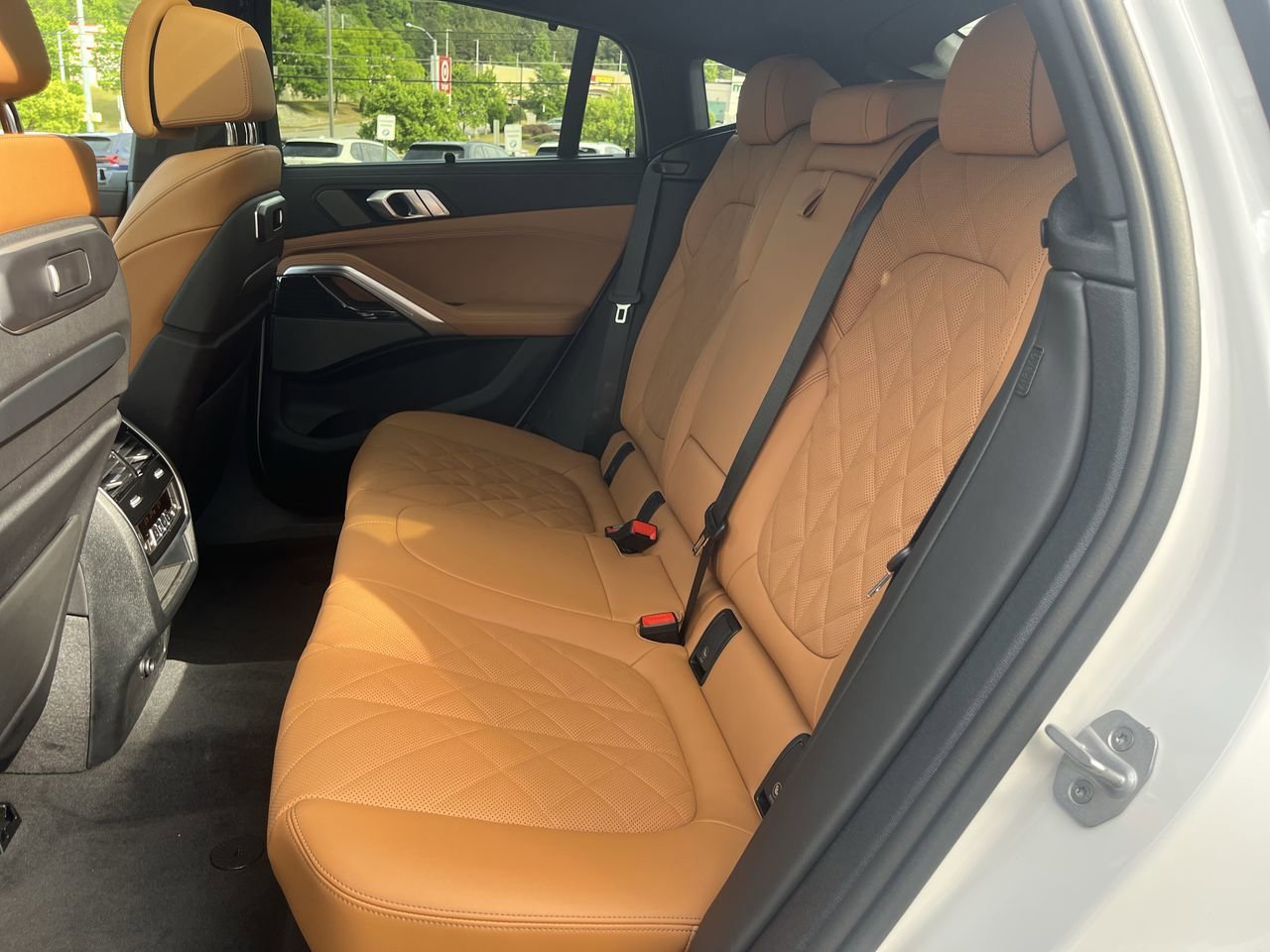 New 2027 Mineral White Metallic BMW xDrive40i image 32