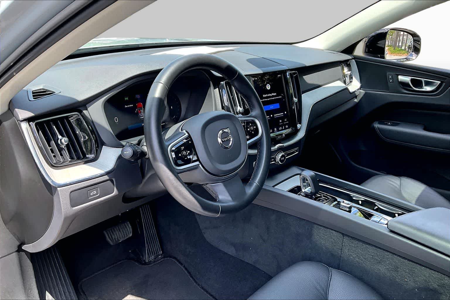 Used 2025 Vapour Grey Metallic Volvo Plus image 18