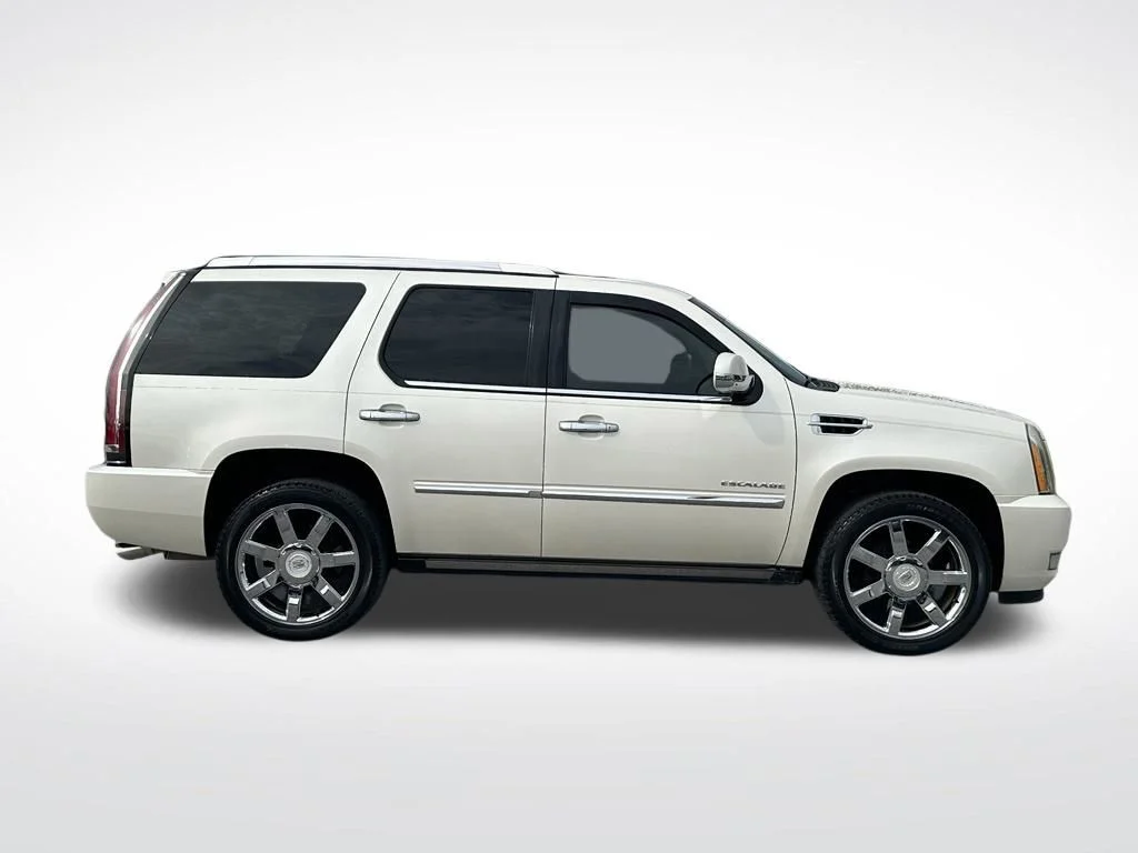 Used 2011 White Cadillac Premium image 4
