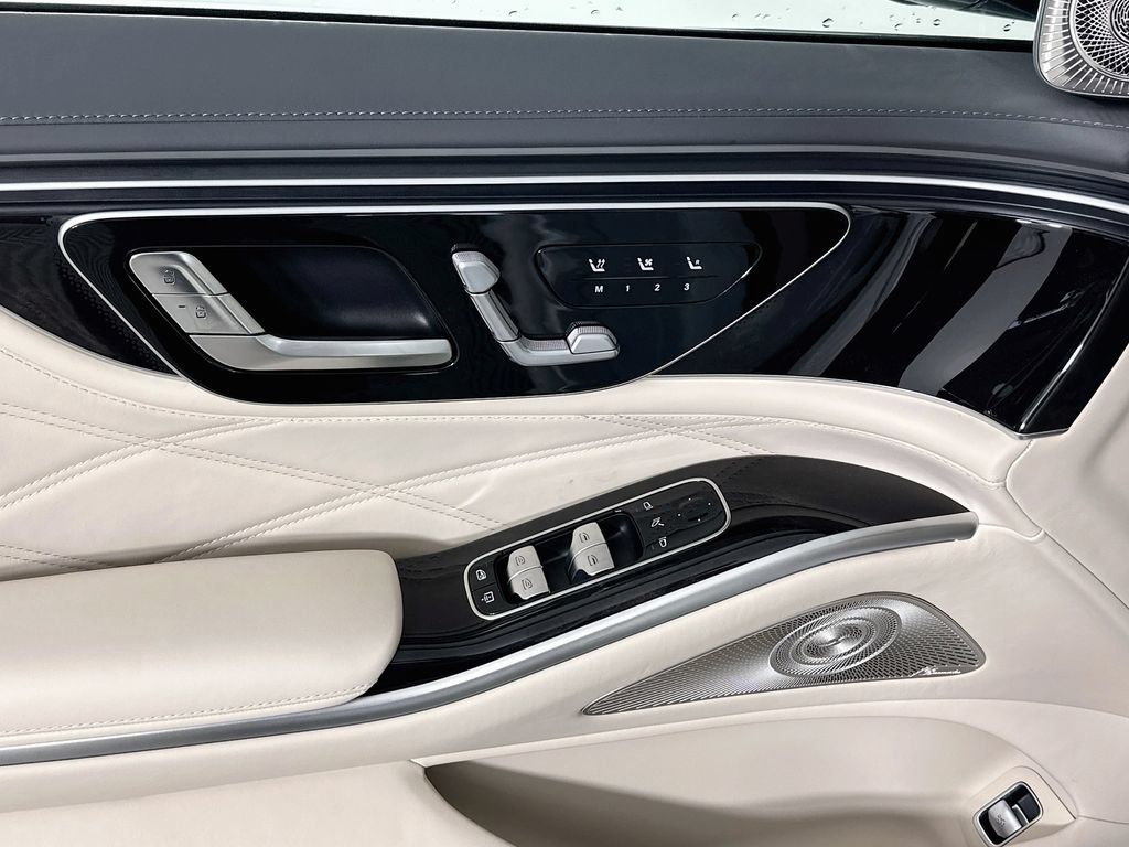 New 2027 MANUFAKTUR Moonlight White Metallic Mercedes-Benz S 580 image 50