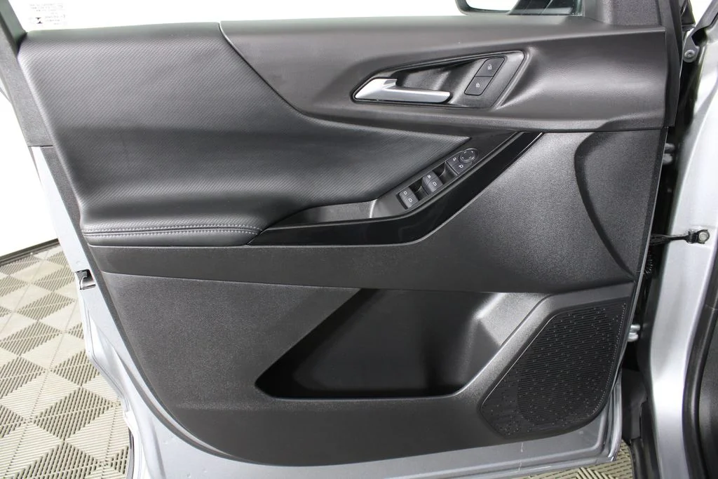 2025 Chevrolet Equinox LT - Photo 11
