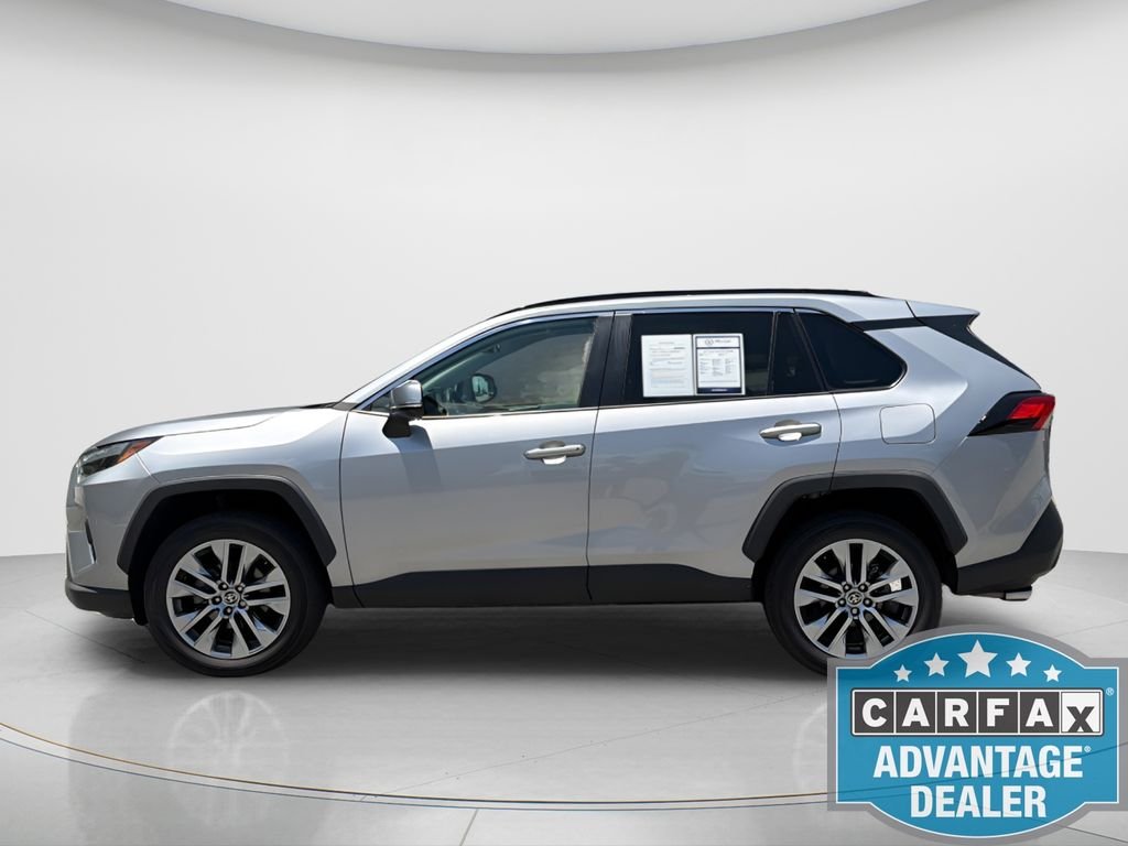 Used 2022 Silver Toyota XLE Premium image 3