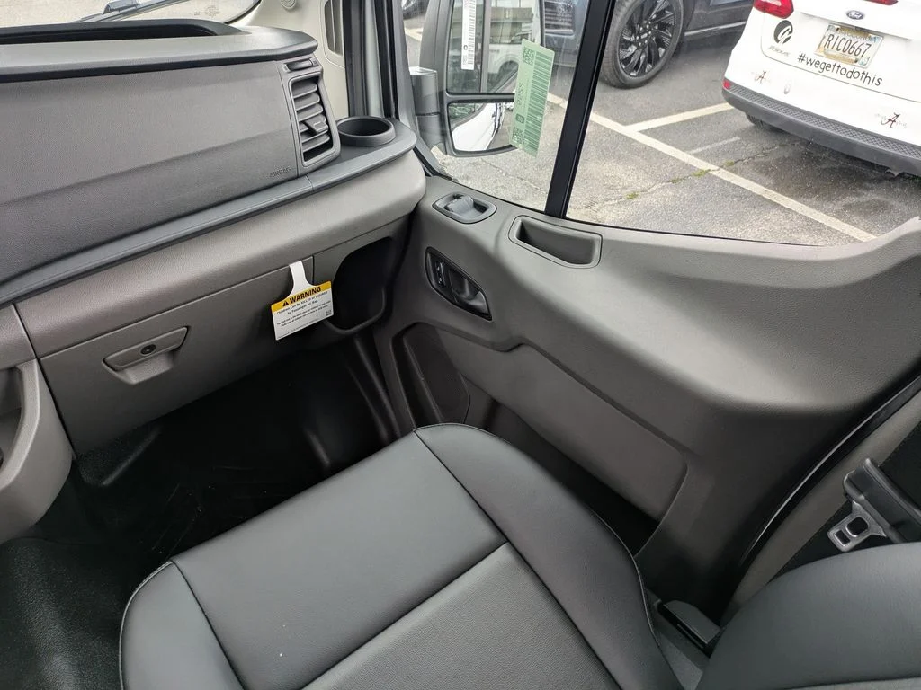 New 2026 Oxford White Ford Base image 17