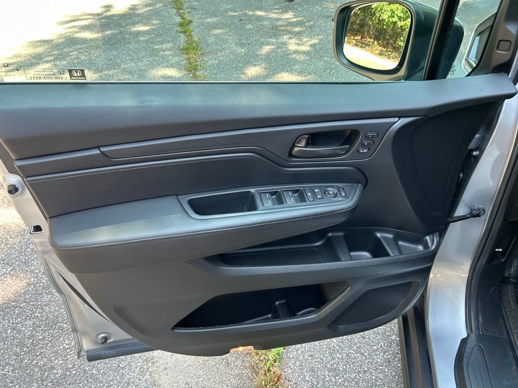 2025 Honda Odyssey EX-L - Photo 12