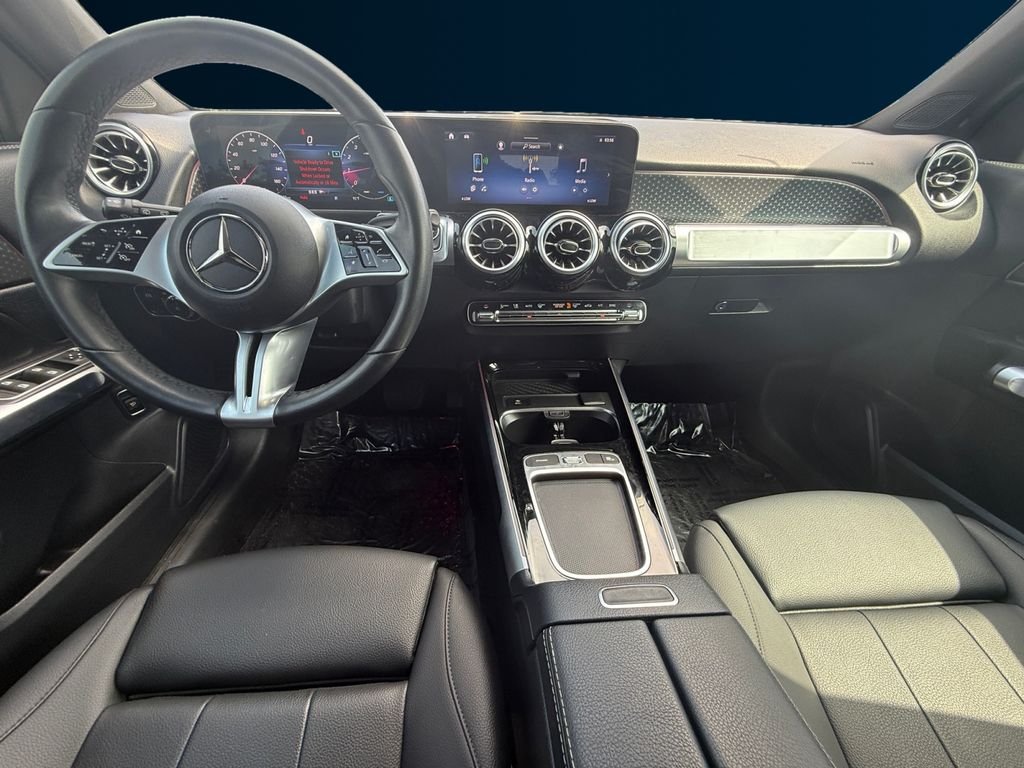 Used 2025 Black Mercedes-Benz GLB 250 image 12