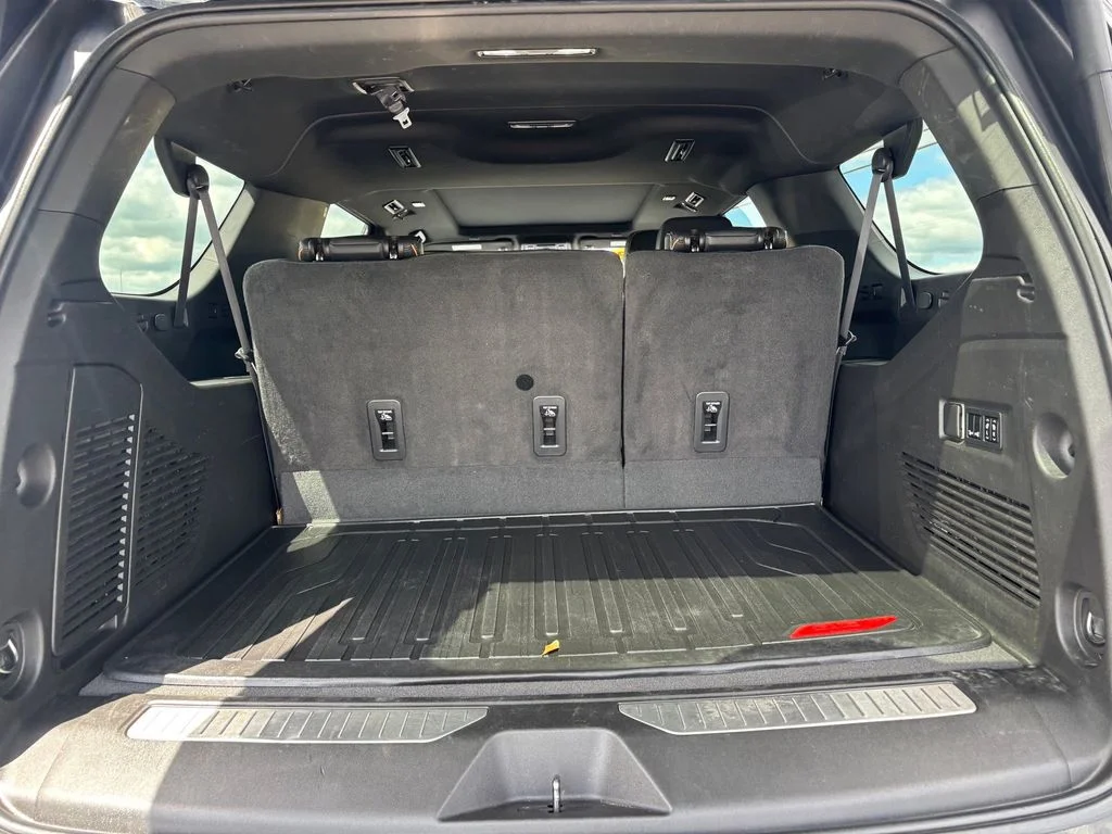 Used 2022 Black GMC AT4 image 29