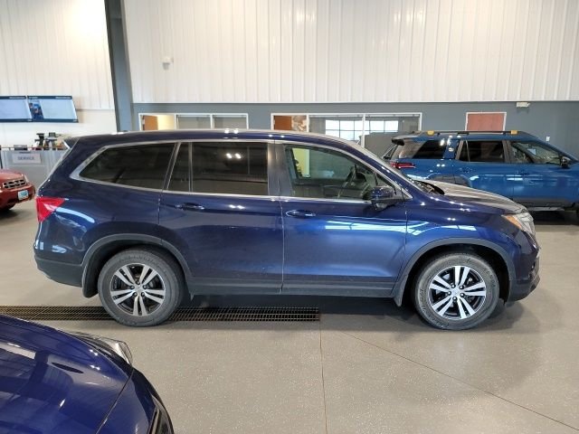Used 2018  Honda EX image 8