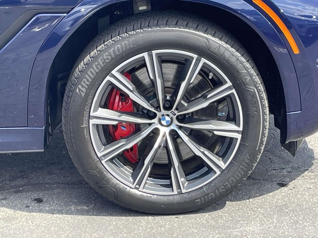 Used 2025 Blue BMW M60i image 4