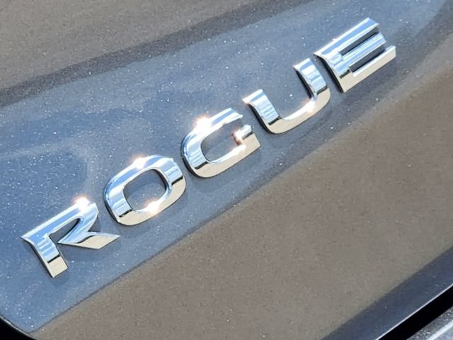Used 2019 Gray Nissan SV image 11