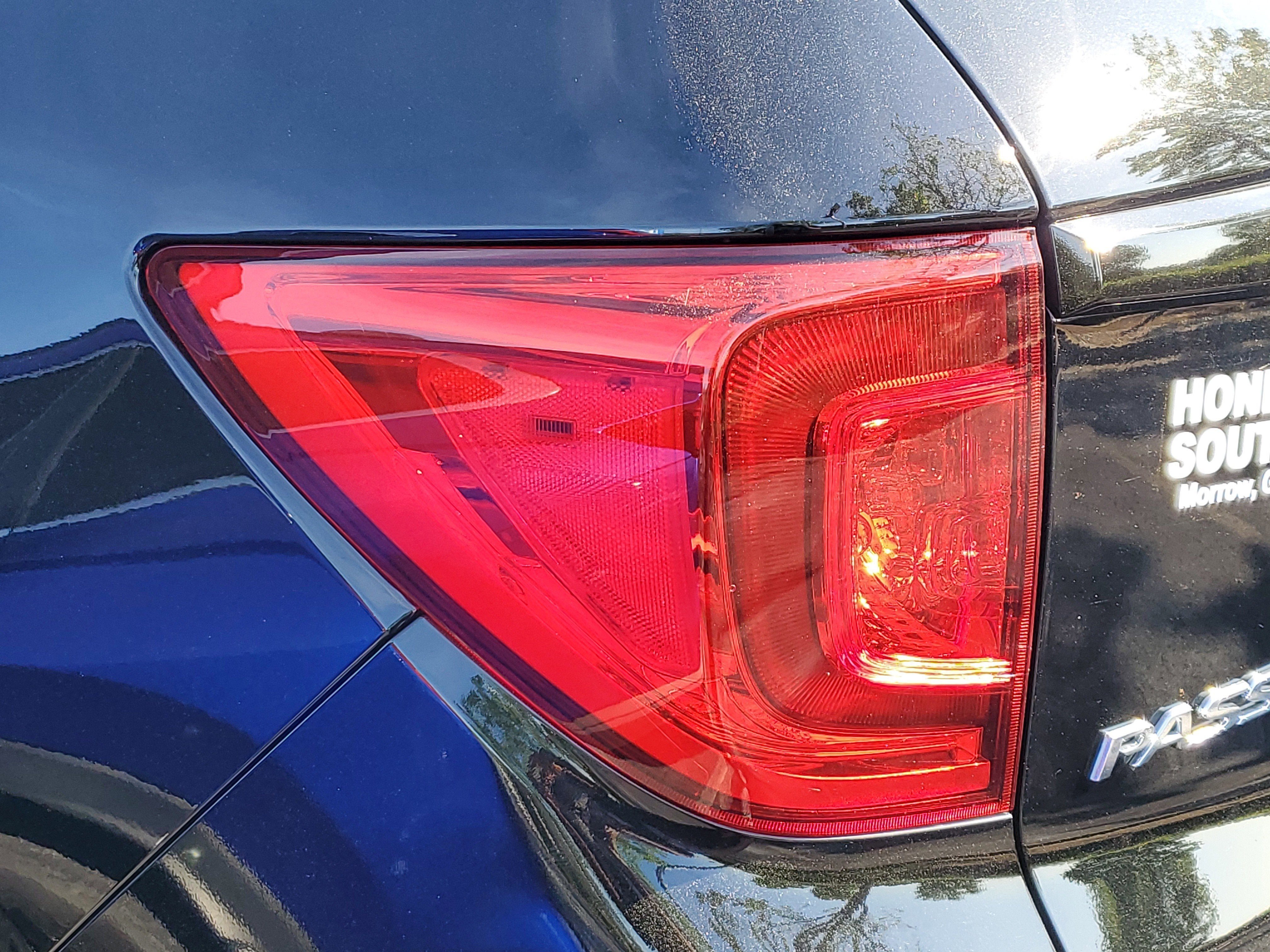 Used 2024 Black Honda EX-L image 9