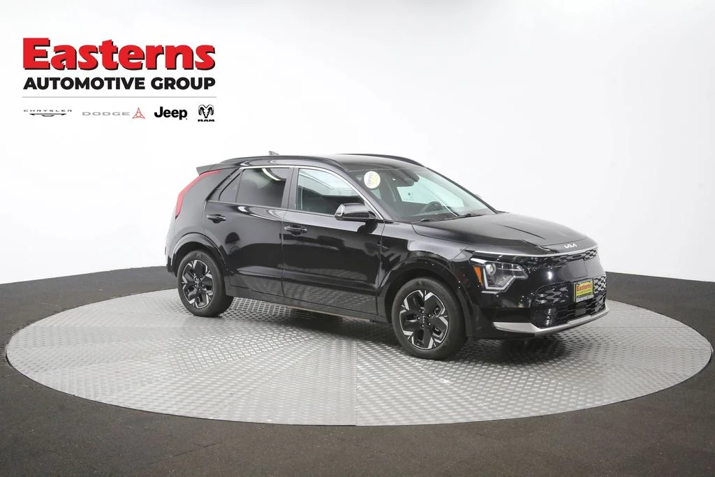 Used 2024 Black Kia Wind image 50