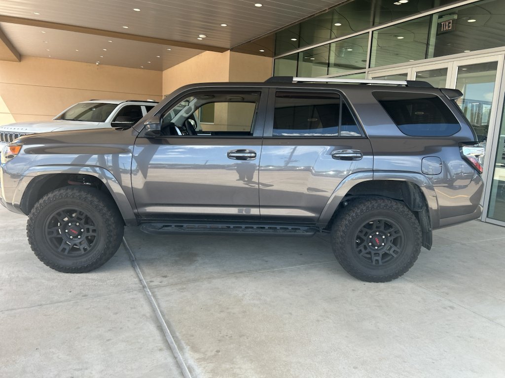 Used 2015 Magnetic Gray Metallic Toyota SR5 image 16