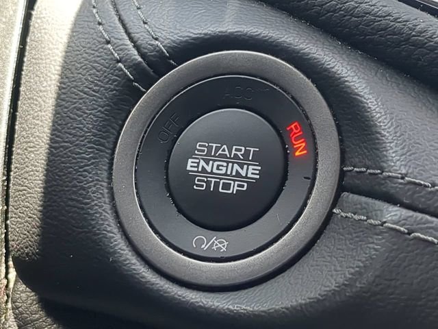 Used 2021  Dodge SXT Plus image 33
