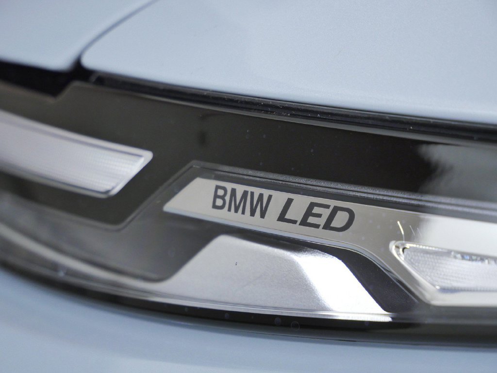 New 2027 Brooklyn Grey Metallic BMW M60i image 4