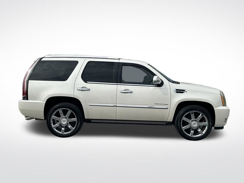 Used 2011 White Cadillac Premium image 4