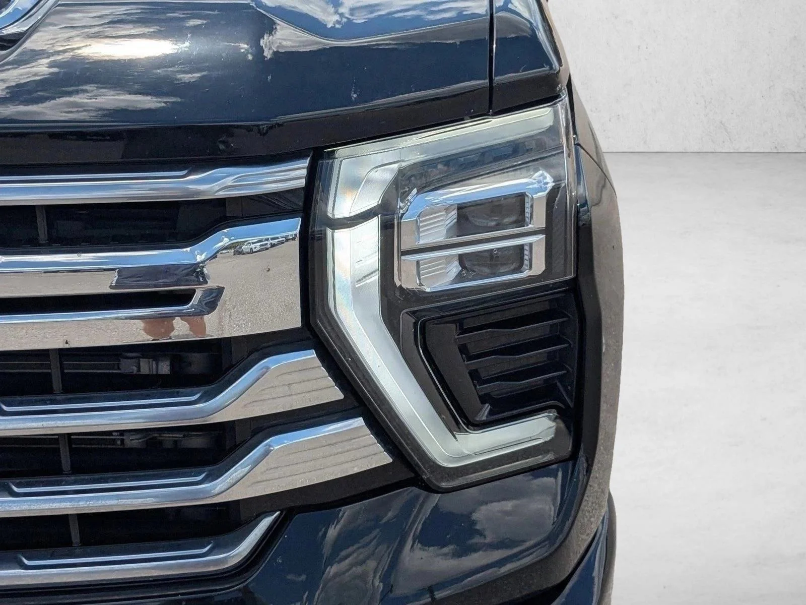 Used 2024 Black Chevrolet High Country image 9