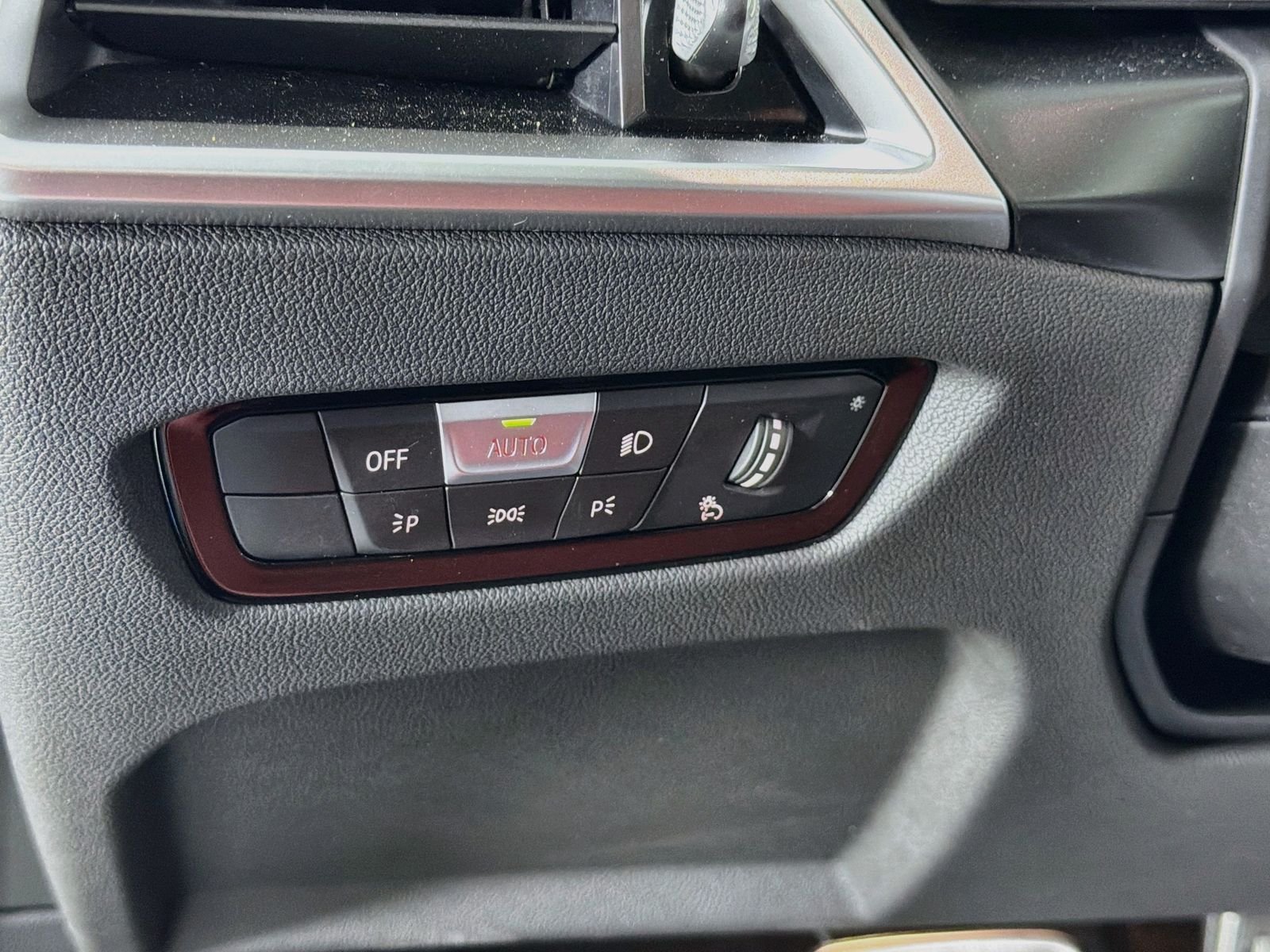 New 2026 Alpine White BMW 330i xDrive image 10