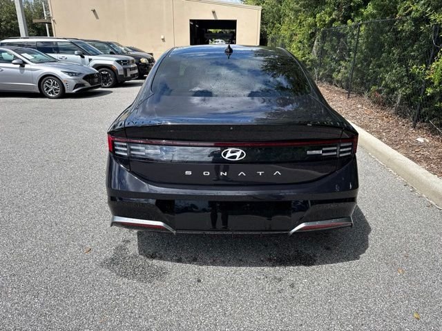 Certified Used 2024 Blue Hyundai SEL image 4
