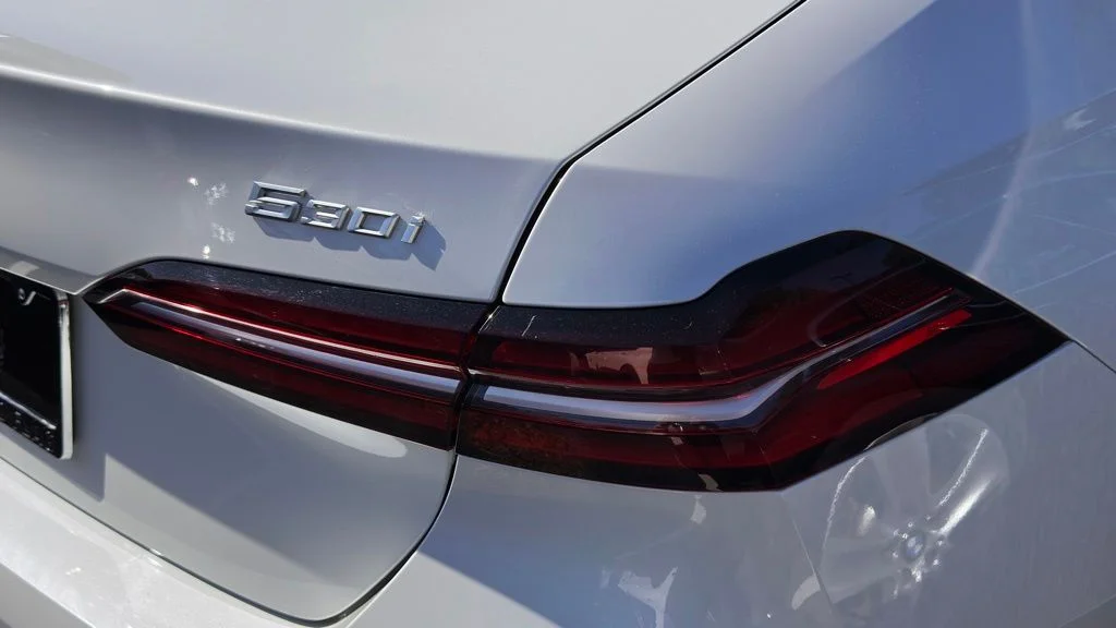 Used 2025 Mineral White Metallic BMW 530i xDrive image 8