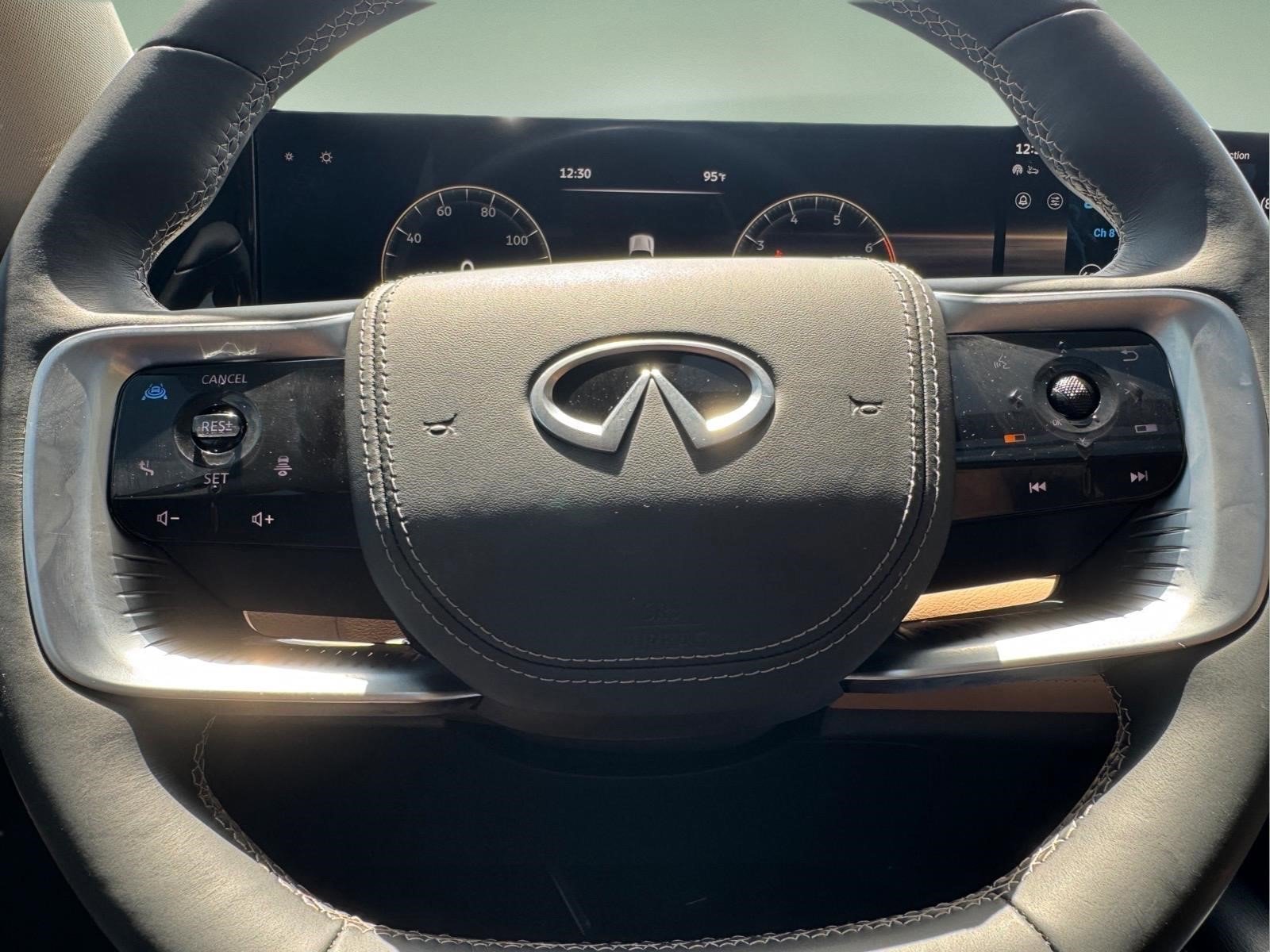 Used 2025 Radiant White INFINITI SENSORY image 23