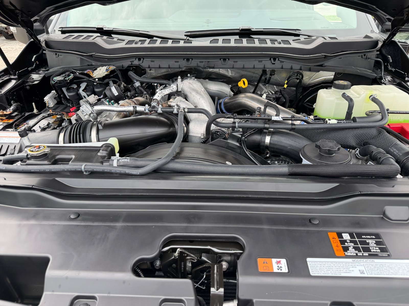 New 2026 Carbonized Gray Metallic Ford LARIAT image 20