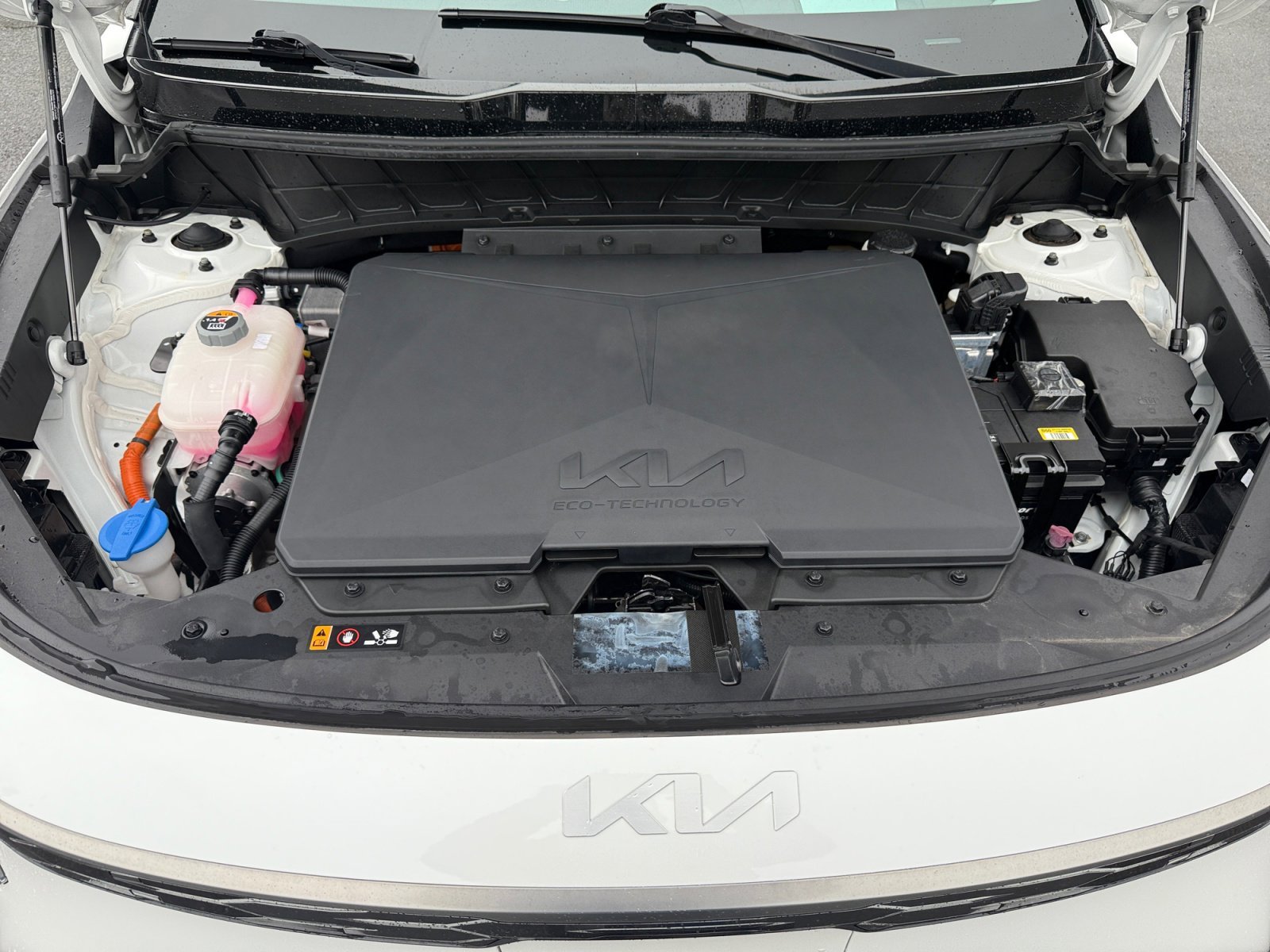 Used 2023 Snow White Pearl Kia Wave image 20