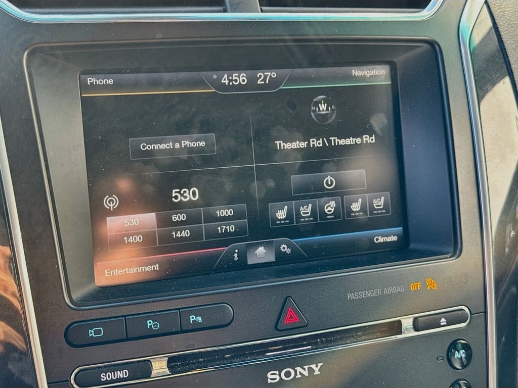 Used 2016  Ford Limited image 17