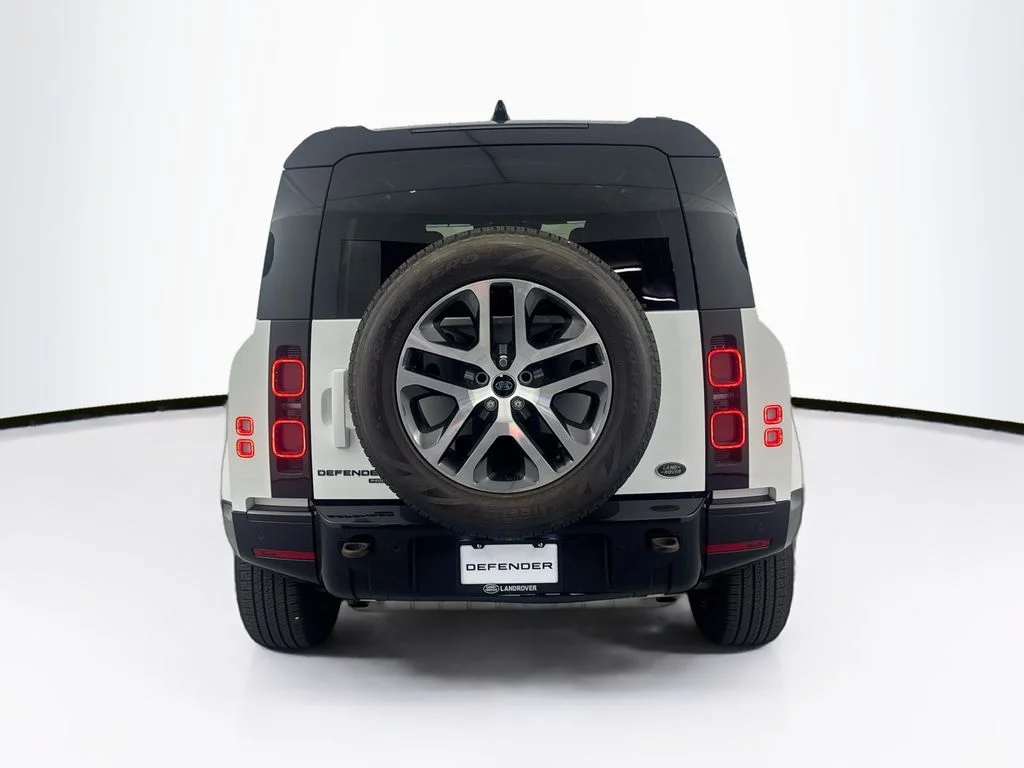 Certified Used 2022 White Land Rover X-Dynamic SE image 6