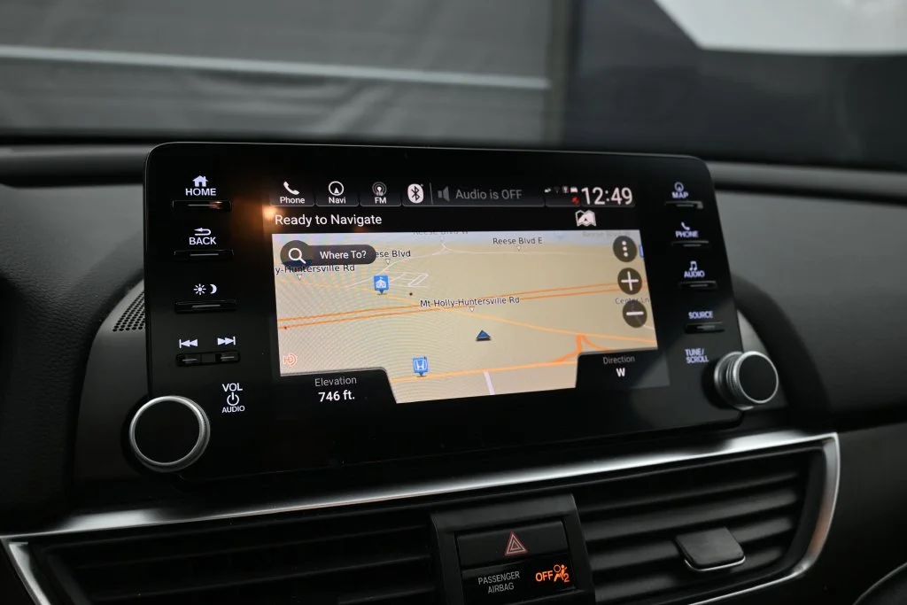 Used 2018 Modern Steel Metallic Honda Touring image 39