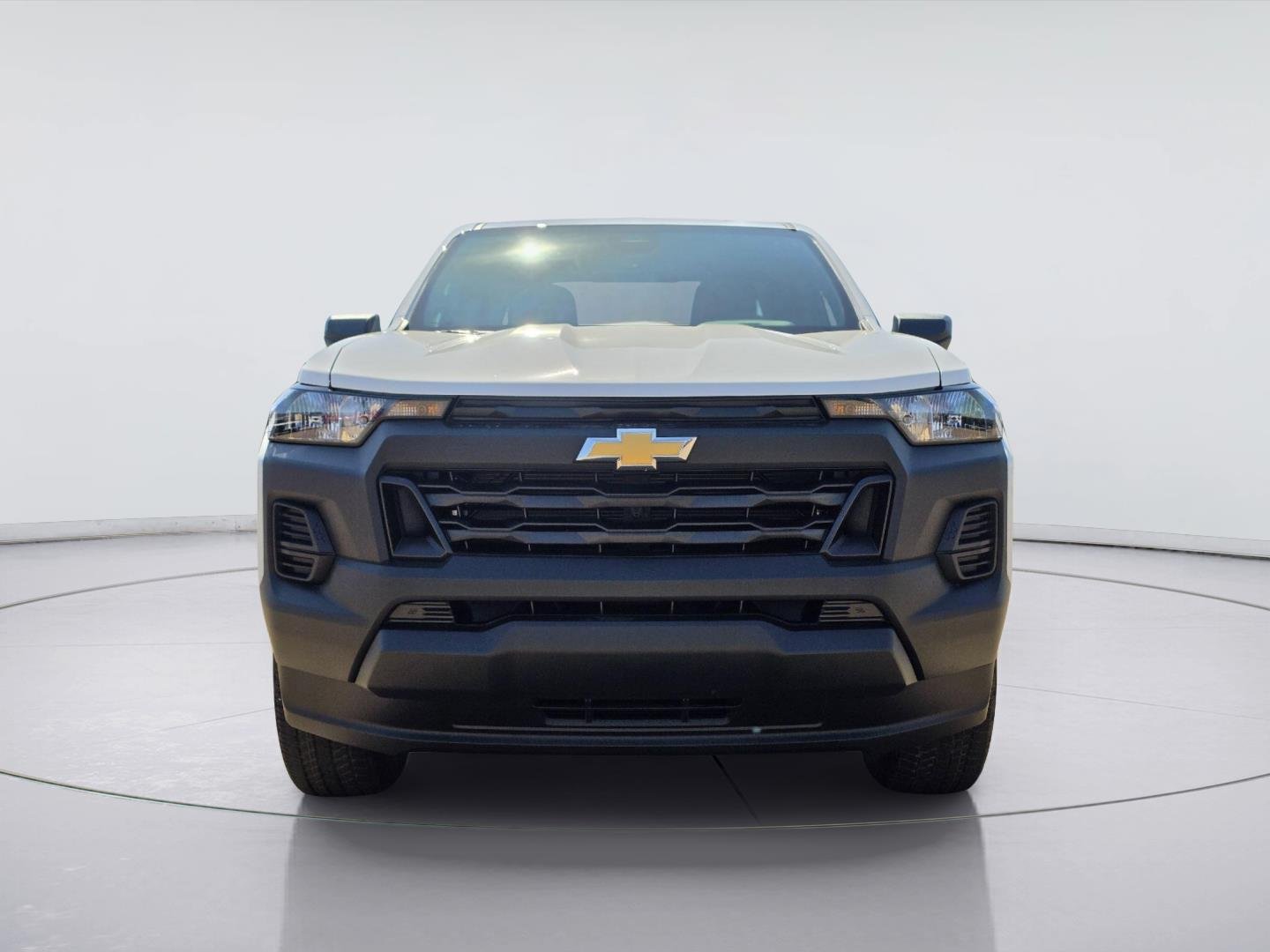 New 2026 Summit White Chevrolet WT image 7