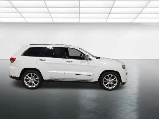 Used 2020 White Jeep Summit image 3