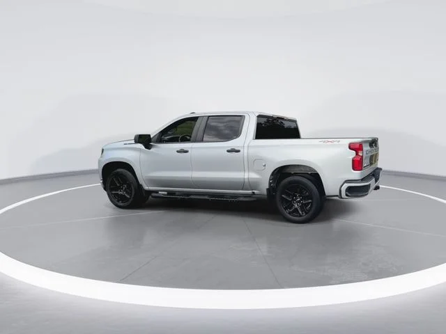 Used 2022 Silver Chevrolet Custom image 7