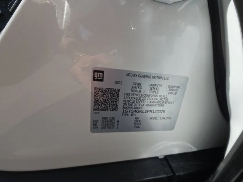 Used 2023 CRYSTAL WHITE TRICOAT Cadillac 4WD Sport Platinum image 31