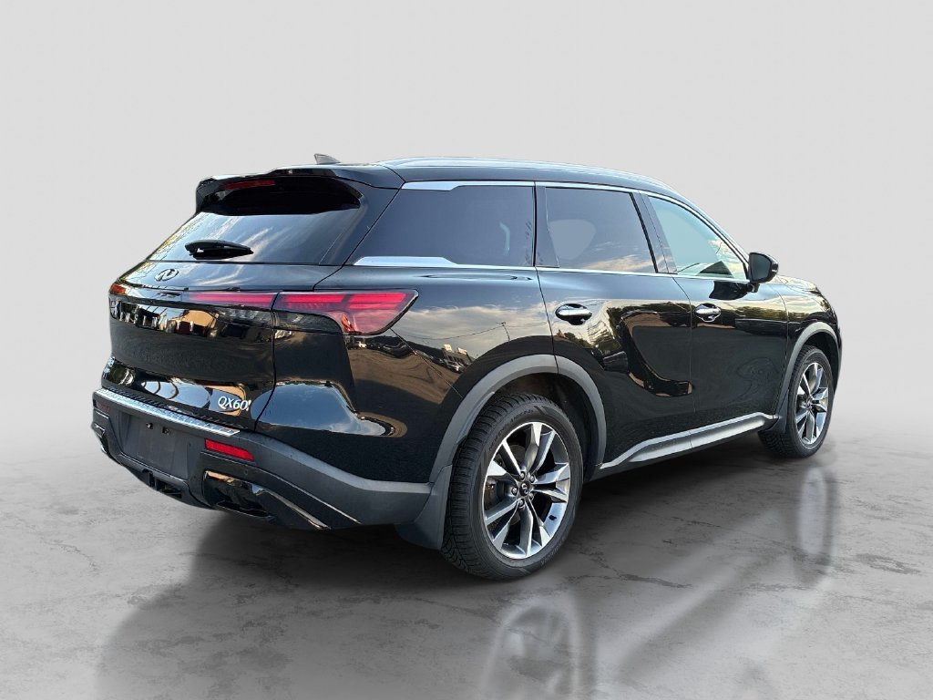 Used 2023 Black INFINITI LUXE image 7