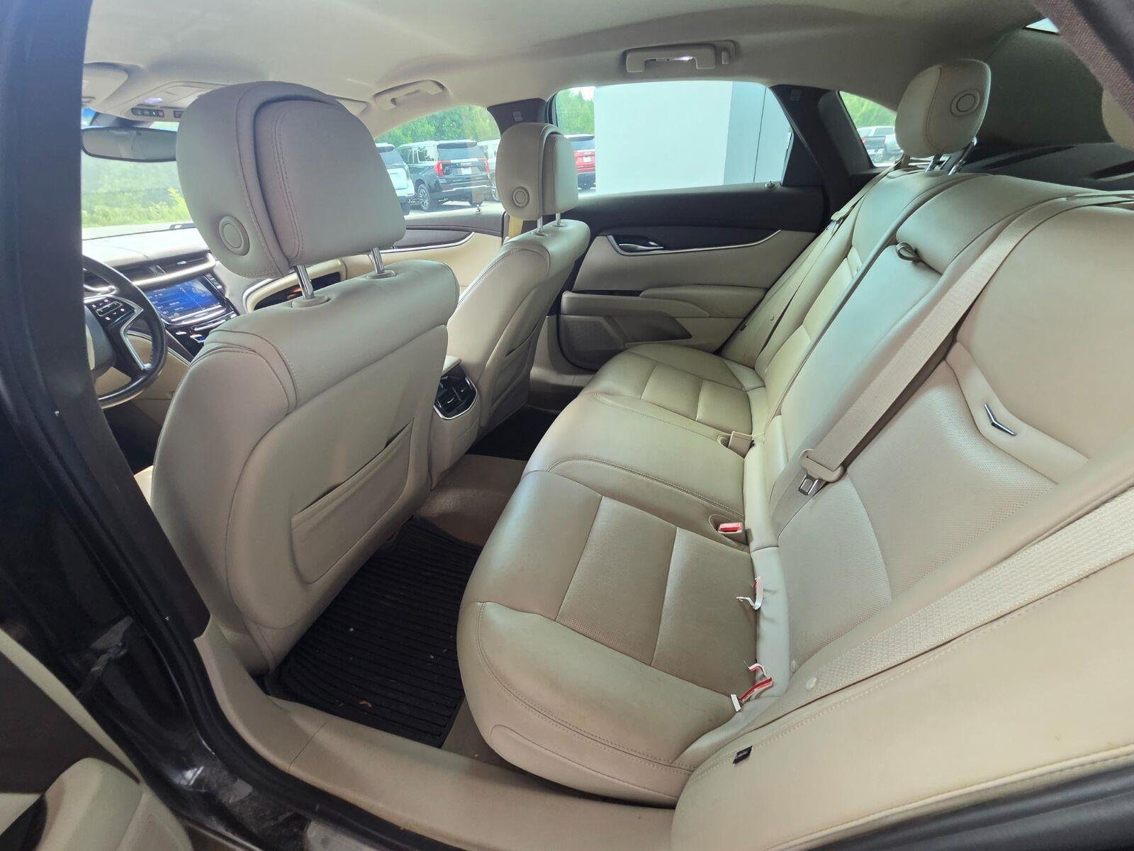 Used 2013 BLACK RAVEN Cadillac 4dr Sdn FWD image 9