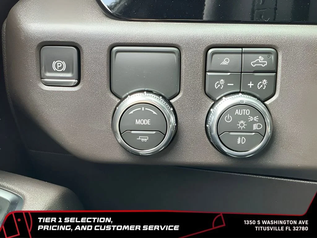 New 2026 Glacier White Tricoat GMC SLT image 32
