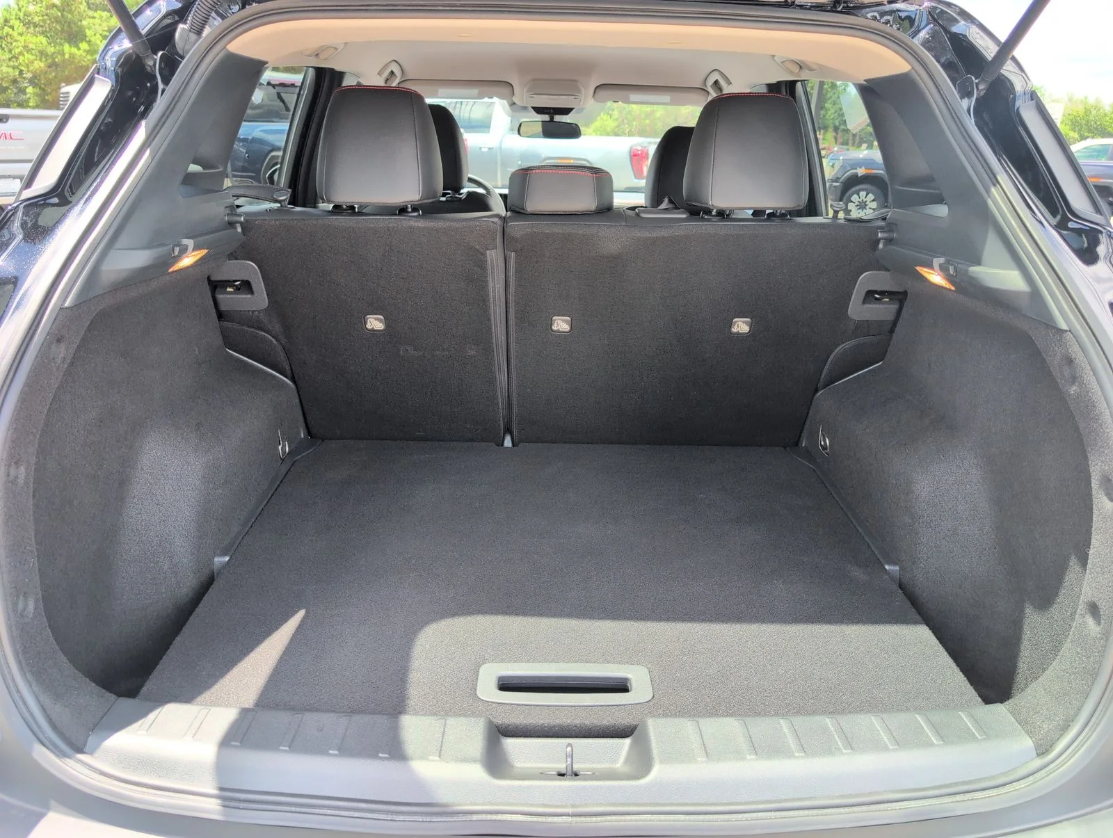 Used 2025 Black Nissan SR image 5