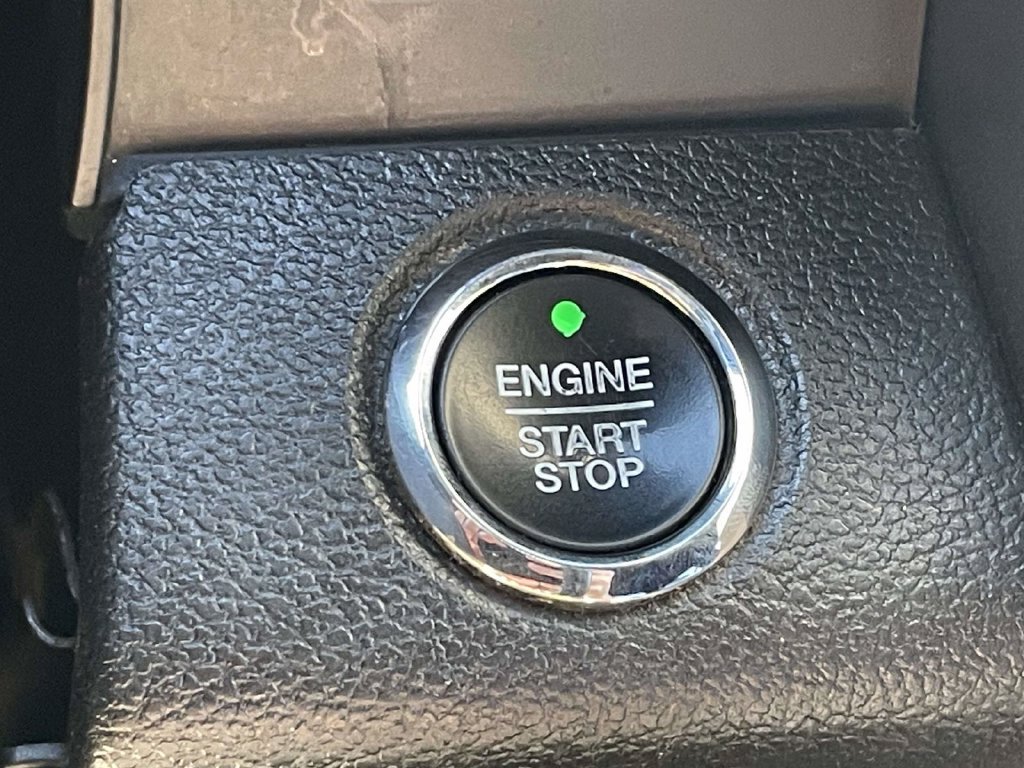 Used 2015 Red Ford Lariat image 23