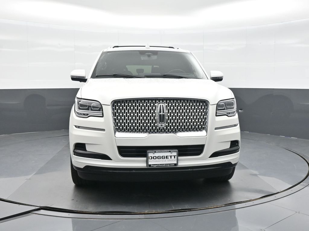 Used 2024 White Lincoln Reserve image 18