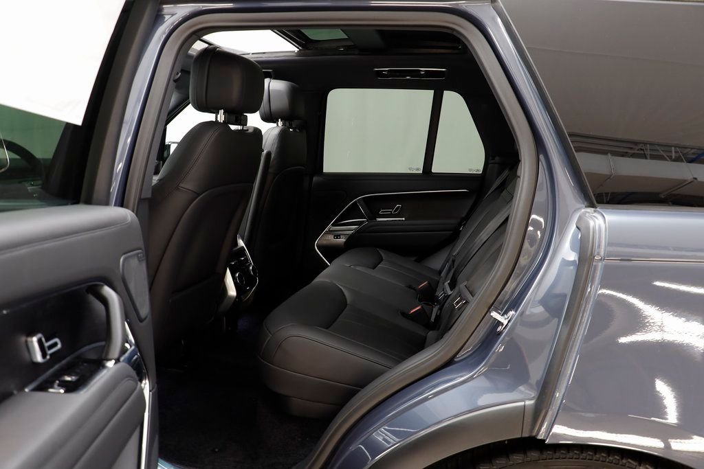 2025 Land Rover Range Rover SE - Photo 16