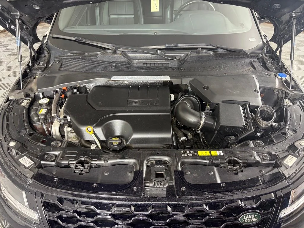 Used 2023 Gray Land Rover Dynamic image 23