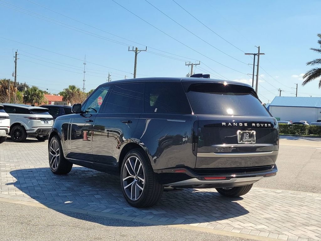 New 2026 Carpathian Grey Land Rover SE image 3