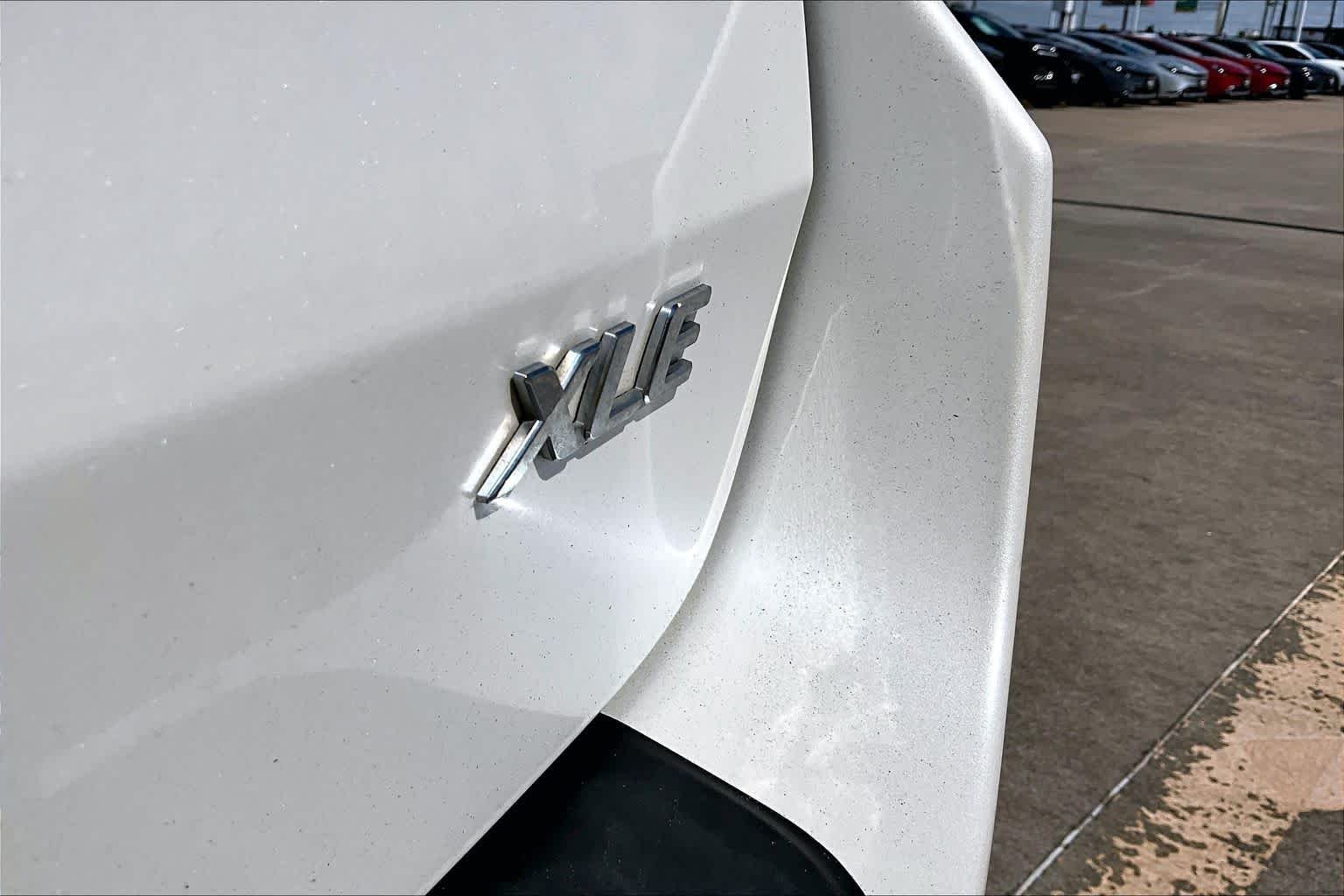 Used 2015 Blizzard Pearl Toyota XLE image 31