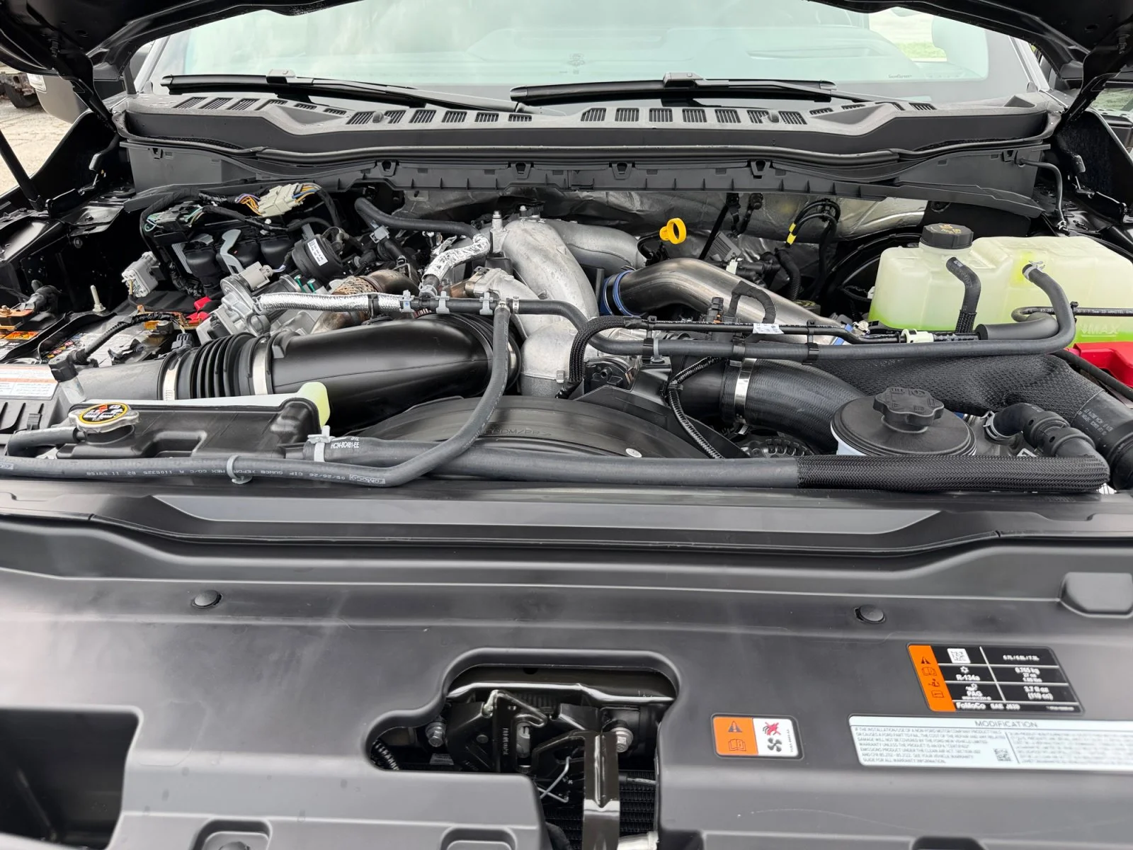 New 2026 Carbonized Gray Metallic Ford LARIAT image 20